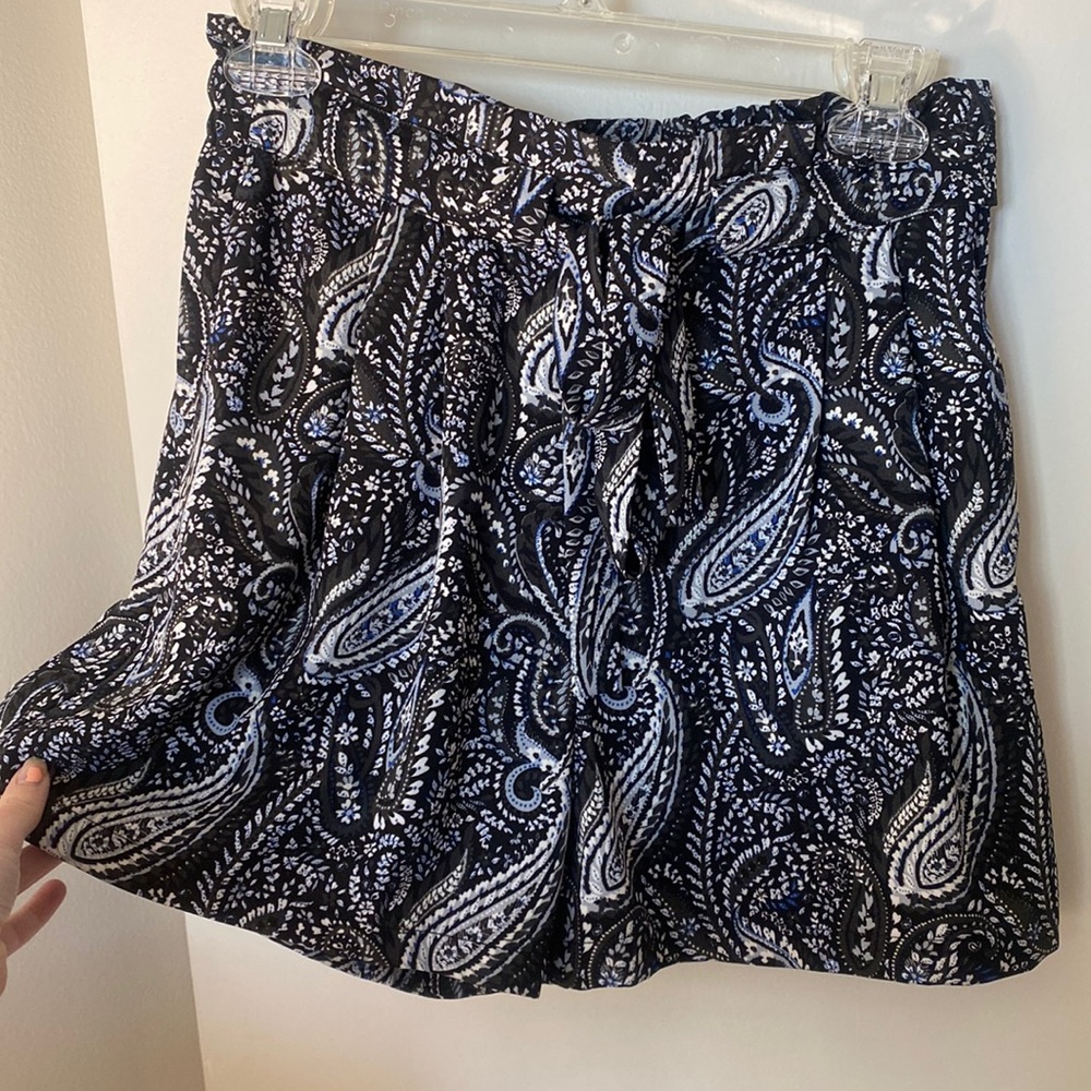 Shorts with tie in front (Size small worn once)